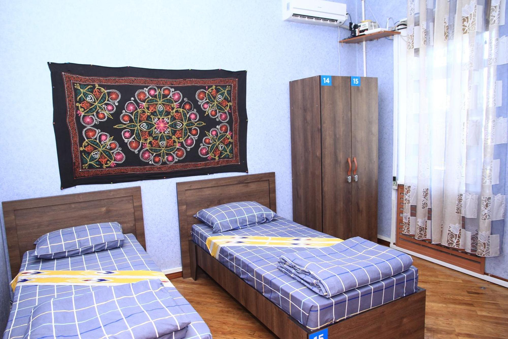 Yellow Hostel Douchanbé Extérieur photo