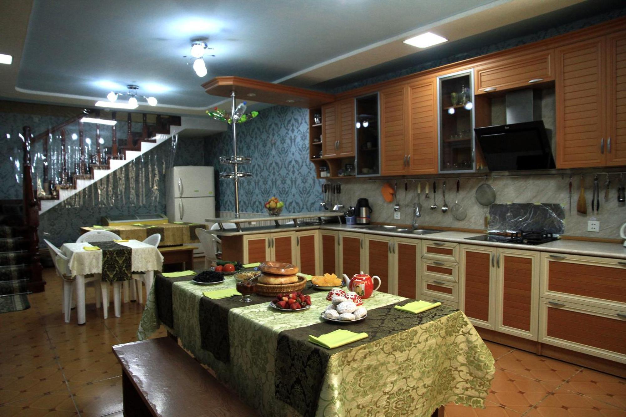 Yellow Hostel Douchanbé Extérieur photo